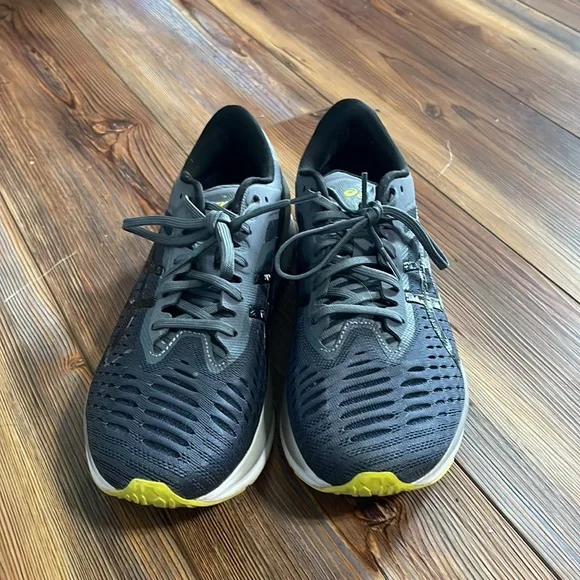 ASICS shoes - Picture 2 of 4